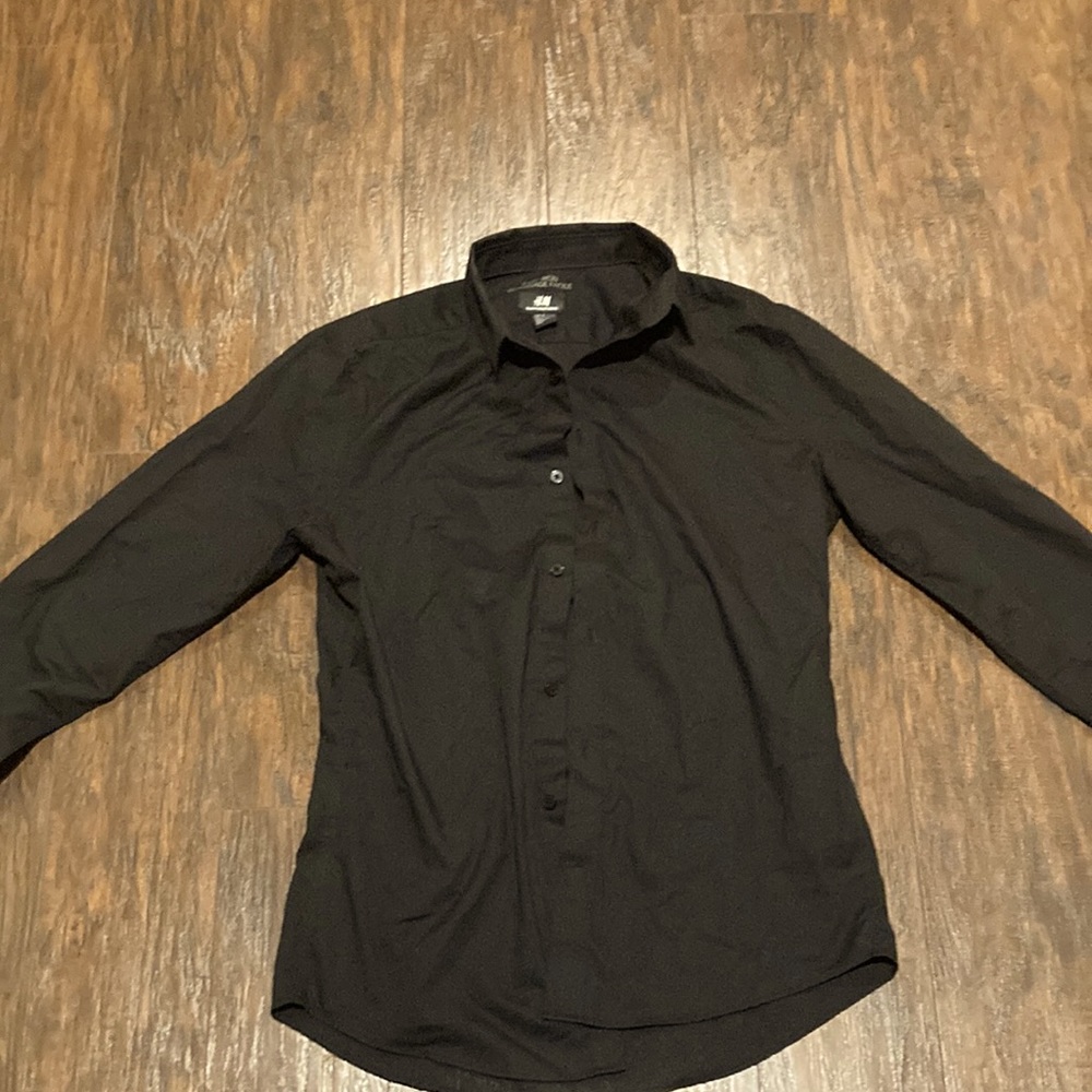 H&M button up long sleeve dress shirt